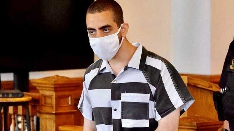 مهاجم سلمان رشدي: عدم موته فاجأني والخميني رجل مميز