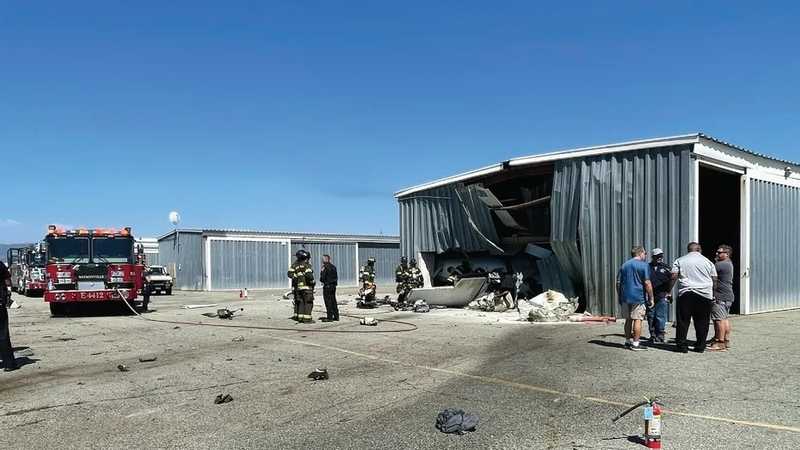 كاليفورنيا... قتلى في تصادم طائرتين صغيرتين